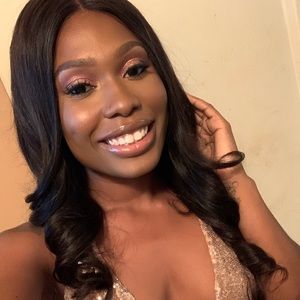 Meet your Posher, Lakoya